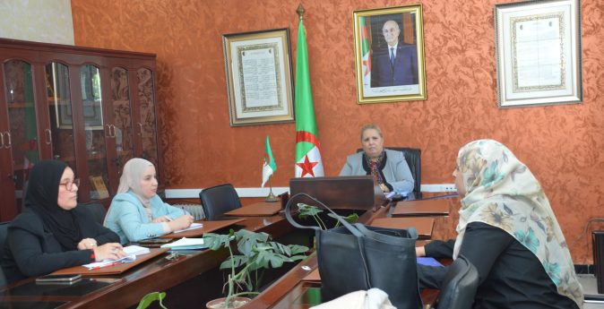 الاستماع للمواطنين و التكفل بمختلف انشغالاتهم