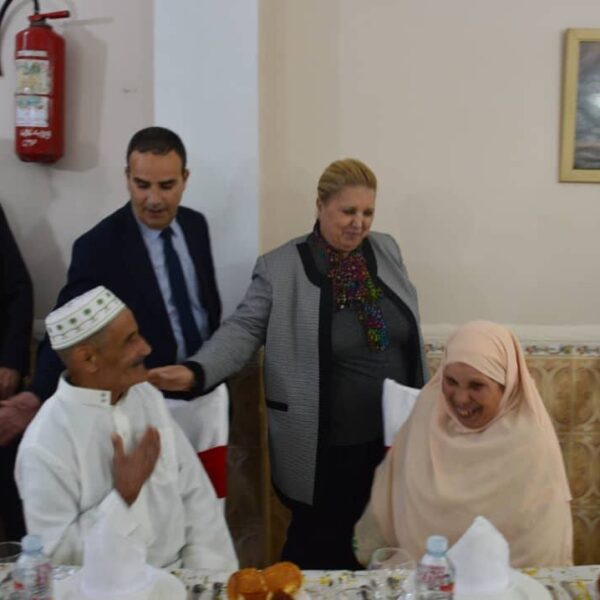 مأدبة إفطار على شرف نزيلات و نزلاء دار المسنين و دار الطفولة المسعفة2