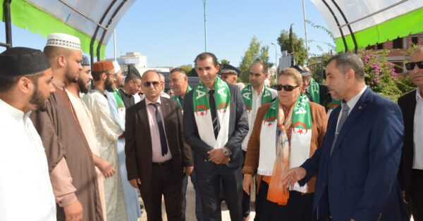اليوم الوطني للامام  تحت شعار من منابر مساجدنا تتجذر لحمة وطننا