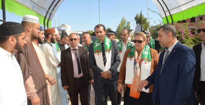 اليوم الوطني للامام  تحت شعار من منابر مساجدنا تتجذر لحمة وطننا
