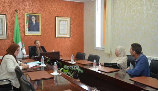 جلسات الاستقبال الأسبوعية للاستماع إلى انشغالات وتطلعات المواطنين جلسات الاستقبال الأسبوعية للاستماع إلى انشغالات وتطلعات المواطنين