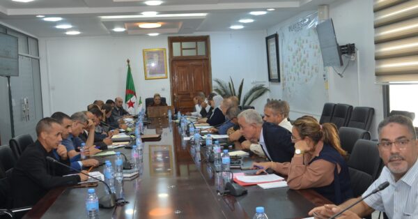 جلسة تحكيم لدراسة وضبط قائمة المشاريع المقترحة حسب الأولوية بعنوان سنة 2026