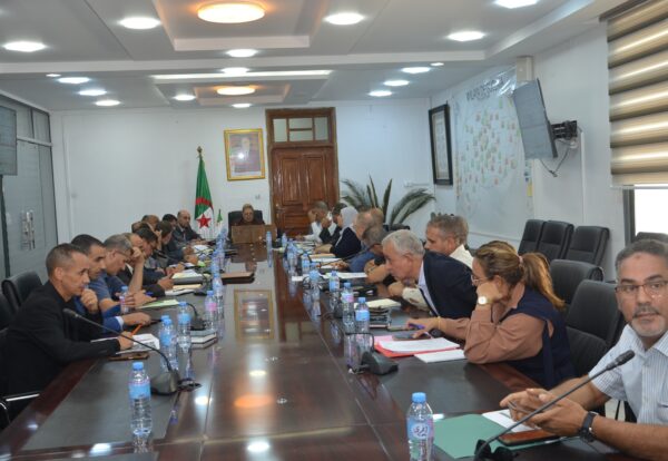 جلسة تحكيم لدراسة وضبط قائمة المشاريع المقترحة حسب الأولوية بعنوان سنة 2026