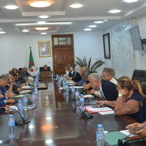 جلسة تحكيم لدراسة وضبط قائمة المشاريع المقترحة حسب الأولوية بعنوان سنة 2026