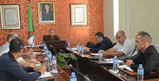 جلسة عمل لمتابعة وضعية التزويد بالمياه الصالحة للشرب على مستوى القطب الحضري أومدور شعبان ببلدية بلخير