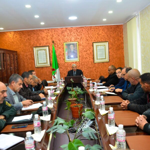 جلسة عمل خُصصت لمتابعة وضعية مشروع إنجاز الطريق الاجتنابي لبلدية الدهوارة