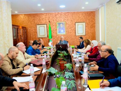 جلسـة عـمل مع مجـلس إدارة وتسيير المؤسسة العمومية لتسيير مركز الردم التقني جلسـة عـمل مع مجـلس إدارة وتسيير المؤسسة العمومية لتسيير مركز الردم التقني