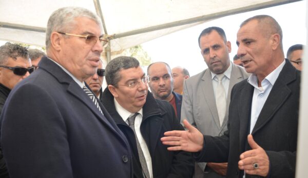 والــي الولايــة يجــري زيــارة عــمل وتفــقد لبلديــات دائــرة لخزارة