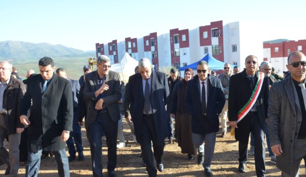 والي الولاية يجري زيارة عمل وتفقد لبلديات كل من دائرة حمام دباغ و دائرة عين احساينية والي الولاية يجري زيارة عمل وتفقد لبلديات كل من دائرة حمام دباغ و دائرة عين احساينية