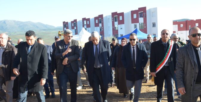 والي الولاية يجري زيارة عمل وتفقد لبلديات كل من دائرة حمام دباغ و دائرة عين احساينية والي الولاية يجري زيارة عمل وتفقد لبلديات كل من دائرة حمام دباغ و دائرة عين احساينية