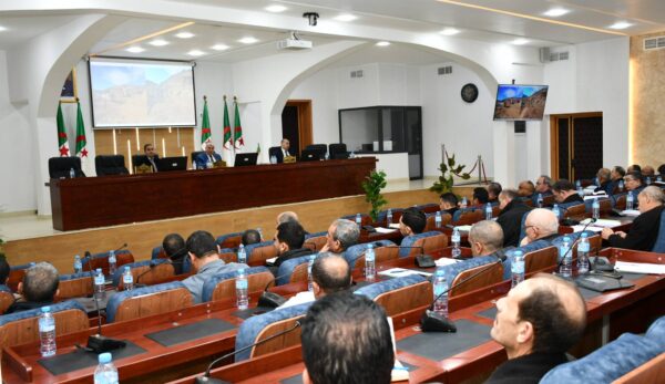 اجتــماع موسـع للمجـلس التنفــيذي للولايــة اجتــماع موسـع للمجـلس التنفــيذي للولايــة