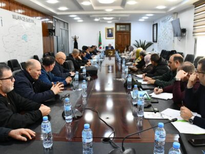 جلسة عمل خُصصت لدراسة ومتابعة ملف مخطط شغل الأراضي رقم 31 قالمة بن جراح جلسة عمل خُصصت لدراسة ومتابعة ملف مخطط شغل الأراضي رقم 31 قالمة بن جراح