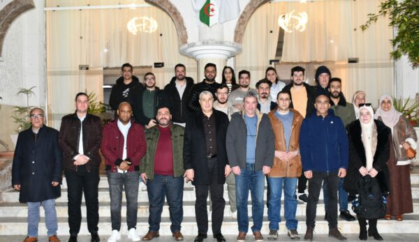 والي الولاية يستقبل وفد طبي تابع للقافلة الطبية الجراحية القادمة من المؤسسة الاستشفائية المختصة بن عكنون الجزائر