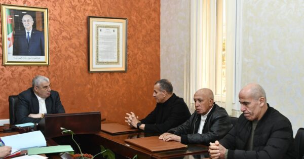 تعزيز قنوات التواصل المباشر مع المواطنين2 تعزيز قنوات التواصل المباشر مع المواطنين2