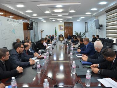 جلسة عمل خصصت لعرض و مناقشة نتائج الدراسات الرامية إلى تحسين الوجه الجمالي للولاية جلسة عمل خصصت لعرض و مناقشة نتائج الدراسات الرامية إلى تحسين الوجه الجمالي للولاية