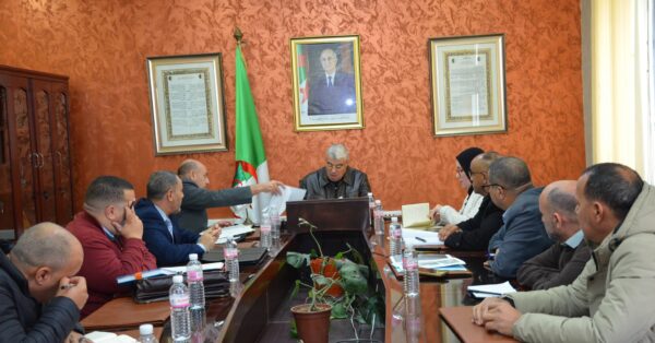 جلسة عمل خُصِّصت لدراسة وضعية احد المساجد بلدية حمام النبائل جلسة عمل خُصِّصت لدراسة وضعية احد المساجد بلدية حمام النبائل