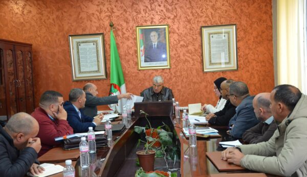 جلسة عمل خُصِّصت لدراسة وضعية احد المساجد بلدية حمام النبائل جلسة عمل خُصِّصت لدراسة وضعية احد المساجد بلدية حمام النبائل