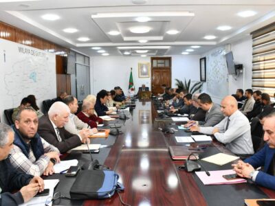 جلسة عمل لمتابعة مدى تقدم الأشغال بمختلف مراحل مشروع إنجاز ازدواجية تصحيح و عصرنة الخط المنجمي الشرقي