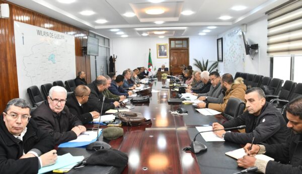 جلــسة عمل لمتابعة دقيقة للملفات التنموية جلــسة عمل لمتابعة دقيقة للملفات التنموية