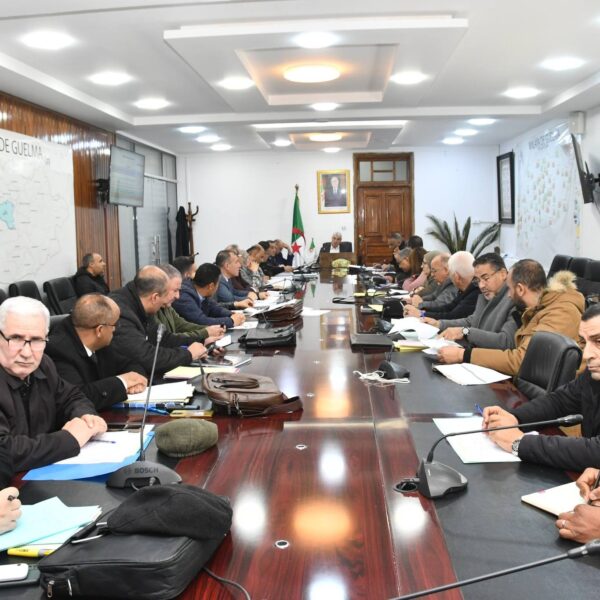 جلــسة عمل لمتابعة دقيقة للملفات التنموية