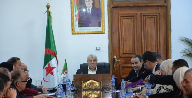 لـــقاء والـــي الولايــة بأعــضاء المجــلس الأعلى للشباب لـــقاء والـــي الولايــة بأعــضاء المجــلس الأعلى للشباب