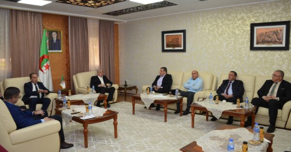 لقاء تشاوري مع السادة نواب البرلمان لقاء تشاوري مع السادة نواب البرلمان