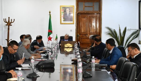 جلـــسة عـــمل خُصِّصت لدراسة عملية تخصيص محلات لانشاء مقر إداري و سكن وظيفي