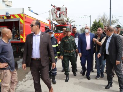 والي الولاية يتابع عملية إخماد حريق مصنع للدهون ببوضروة بلدية وادي فراغة 