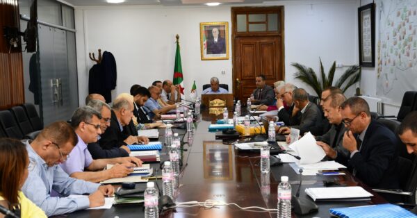 اجتماع مجلس الإدارة والتسيير للوكالة الولائية للتسيير والتنظيم العقاريين