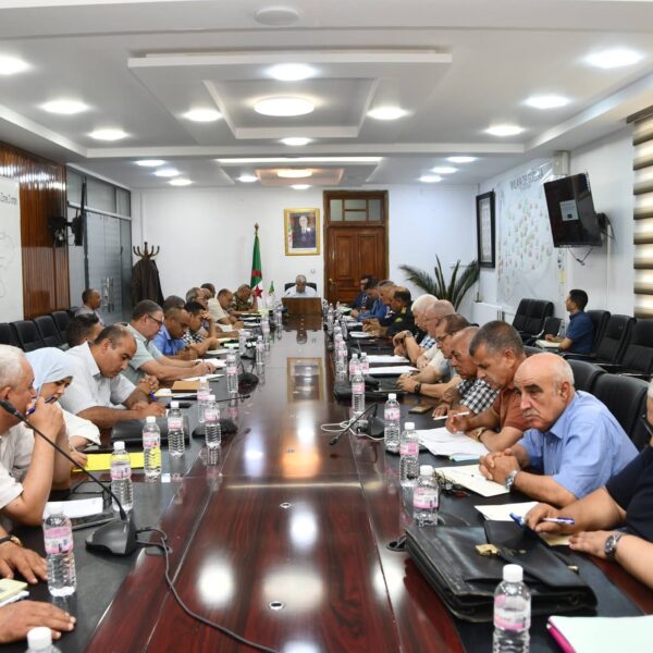 جلسة عمل لدراسة تعليمات السيد وزير الداخلية والجماعات المحلية والنقل