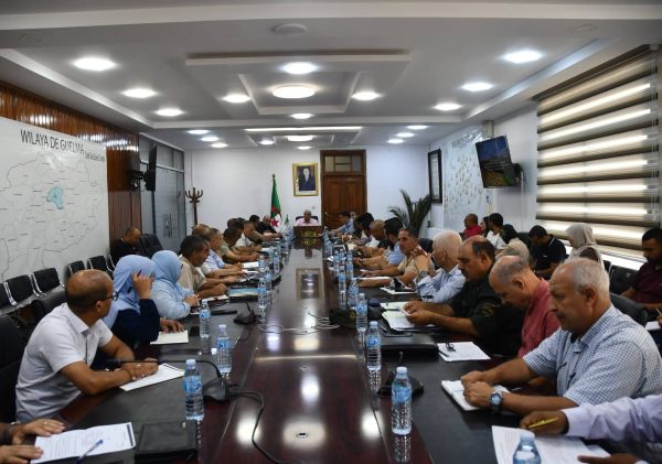 اجتماع مركز القيادة لمتابعة مشروع ازدواجية خط السكة الحديدية المنجمي عنابة بلاد الحدبة