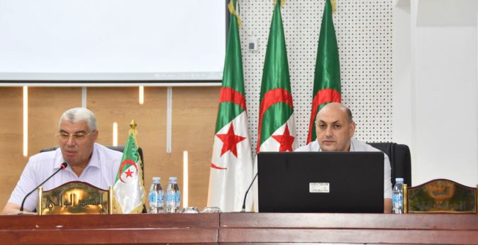 اجتماع لمتابعة عملية إحصاء وجرد الأضرار الناجمة عن الحرائق والتكفل بالعائلات المتضررة اجتماع لمتابعة عملية إحصاء وجرد الأضرار الناجمة عن الحرائق والتكفل بالعائلات المتضررة