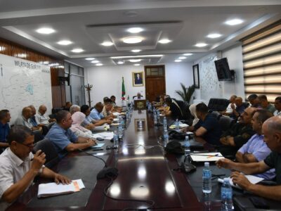  جلسة عمل لدراسة وضعية مشاريع قطاع الري والتزود بالمياه الصالحة للشرب