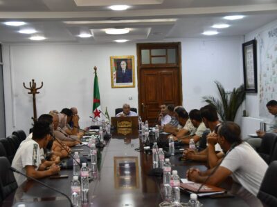 اجتــــماع خـــاص بالنـــوادي الرياضـــية اجتــــماع خـــاص بالنـــوادي الرياضـــية