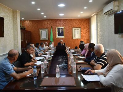 جلسة عمل خُصصت لدراسة وضعية اختيار الأوعية العقارية المخصصة لإنجاز المؤسسات التربوية الجديدة جلسة عمل خُصصت لدراسة وضعية اختيار الأوعية العقارية المخصصة لإنجاز المؤسسات التربوية الجديدة