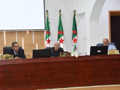جلسة عمل خصصت لدراسة ومتابعة وتقييم وضعية برامج التنمية لعدة دوائر جلسة عمل خصصت لدراسة ومتابعة وتقييم وضعية برامج التنمية لعدة دوائر