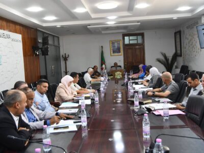 جلسة عمل لضبط قائمة المؤسسات التربوية المعنية بعمليات التهيئة وإعادة التأهيل جلسة عمل لضبط قائمة المؤسسات التربوية المعنية بعمليات التهيئة وإعادة التأهيل