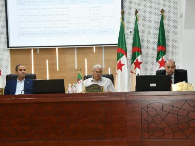 جلــــسة عـــمل لدراسة ومتابعة وضعية برامج التنمية جلــــسة عـــمل لدراسة ومتابعة وضعية برامج التنمية